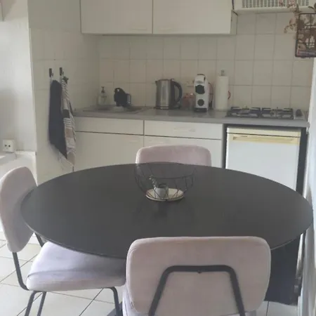 Geuldal Guest